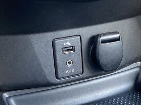 Used 2014 Nissan Rogue SV image 17