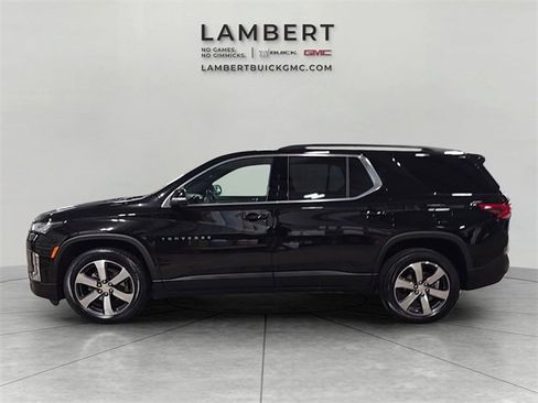 Used 2023 Chevrolet Traverse LT w/ LT Premium Package image 2