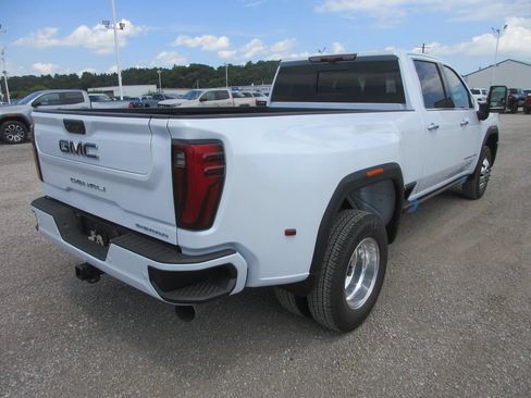 New 2026 GMC Sierra 3500 Denali Ultimate AWD/4WD image 4