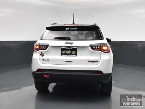 Used 2026 Jeep Compass Trailhawk AWD/4WD image 6