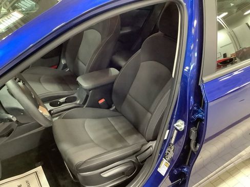 Certified 2023 Kia Forte LXS FWD image 19