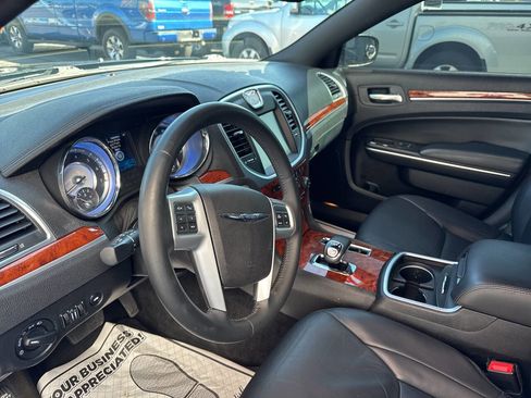 Used 2014 Chrysler 300 AWD image 16
