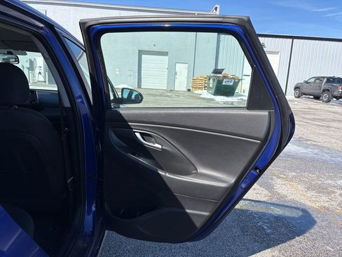 Used 2019 Hyundai Elantra GT image 14