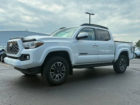 Used 2022 Toyota Tacoma TRD Sport AWD/4WD image 1