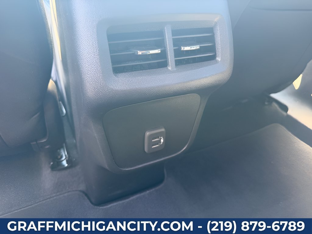 Used 2023 Chevrolet Equinox LT w/ Driver Convenience Package AWD/4WD image 23