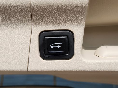 Used 2022 GMC Acadia Denali image 8