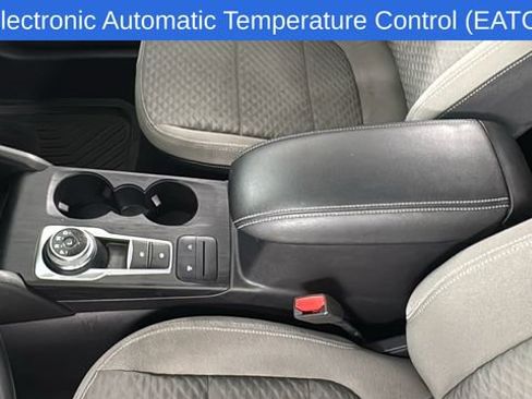 Used 2022 Ford Escape SE w/ Cold Weather Package image 33
