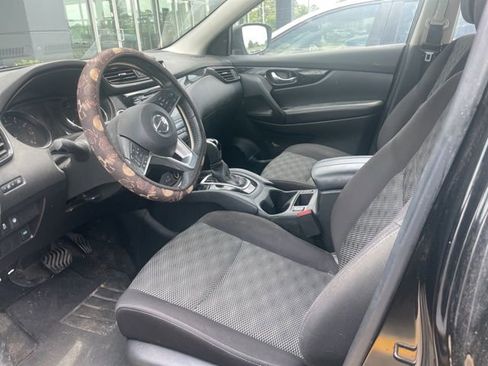 Used 2019 Nissan Rogue Sport SV w/ Technology Package FWD image 9