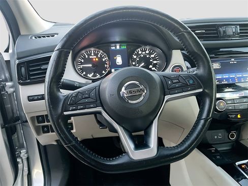 Used 2022 Nissan Rogue Sport SL image 11