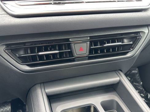 New 2026 Volkswagen Tiguan SE image 59