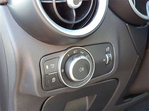 Used 2022 Alfa Romeo Stelvio Sprint image 8