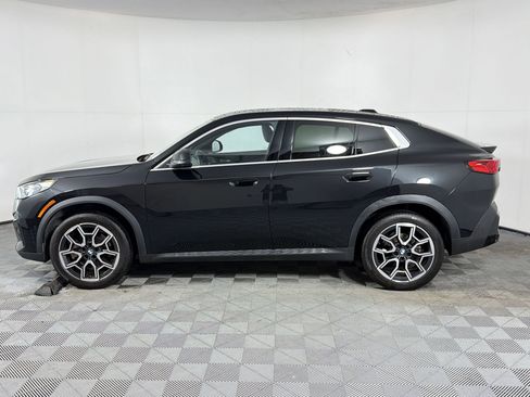 Used 2025 BMW X2 xDrive28i AWD/4WD image 2