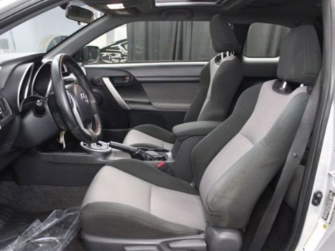 Used 2014 Scion tC image 9