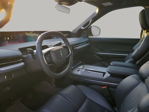 Used 2025 Lincoln Navigator L Reserve w/ Jet Appearance Package image 28