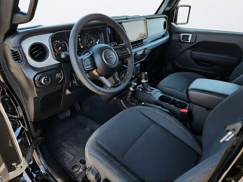 Used 2024 Jeep Gladiator Sport AWD/4WD image 23