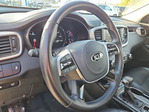 Used 2020 Kia Sorento EX FWD image 11
