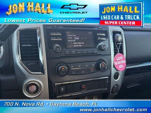 Used 2018 Nissan Titan SV image 23