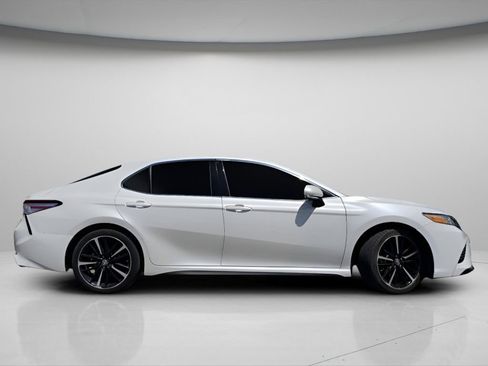 Used 2020 Toyota Camry XSE image 21