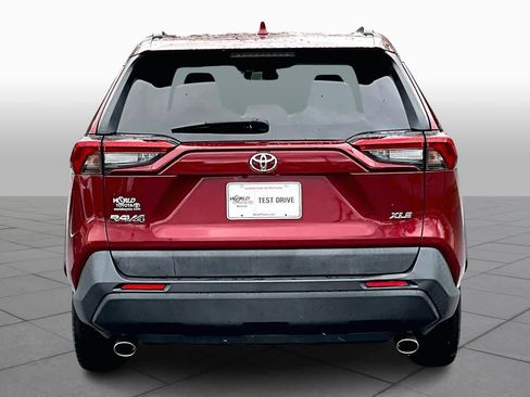 Used 2020 Toyota RAV4 XLE image 5