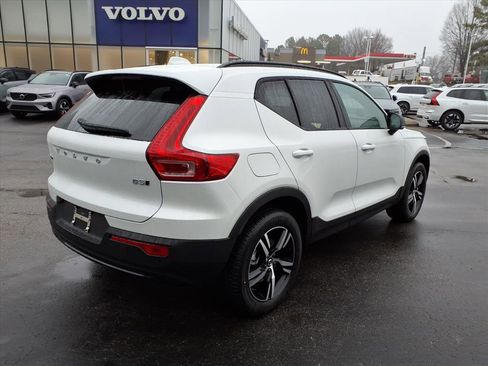 New 2026 Volvo XC40 B5 Core w/ Climate Package image 3
