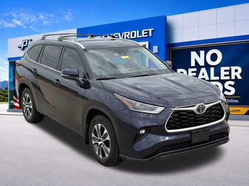 Used 2021 Toyota Highlander XLE FWD image 9