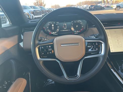 Used 2025 Land Rover Range Rover Sport SE image 17