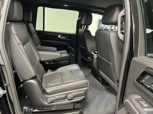Used 2025 GMC Yukon XL Denali w/ Sun & Power Step Package image 59