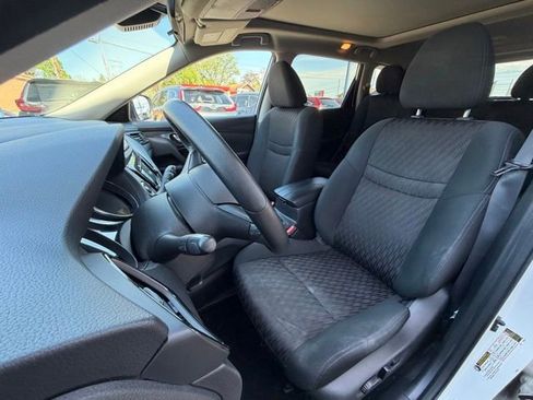 Used 2020 Nissan Rogue SV AWD/4WD image 10