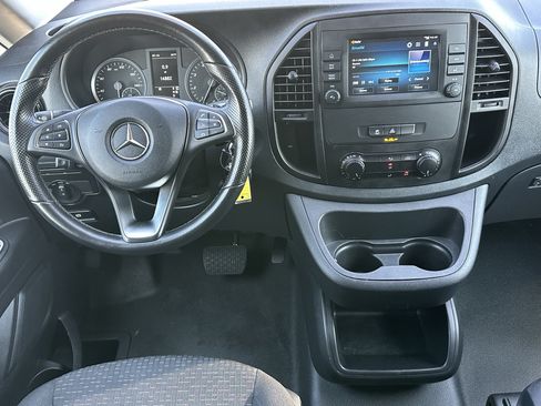 Used 2022 Mercedes-Benz Metris image 20