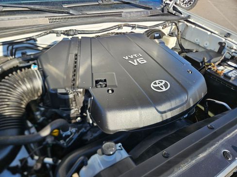 Used 2013 Toyota Tacoma 4x4 Double Cab w/ TRD Sport Pkg image 32