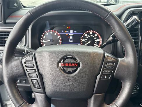 Used 2021 Nissan Titan PRO-4X w/ Pro-4x Convenience Package AWD/4WD image 14