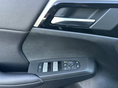 New 2025 Mitsubishi Outlander SE image 12