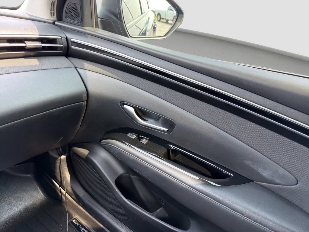 Used 2023 Hyundai Tucson Limited w/ Cargo Package FWD image 17