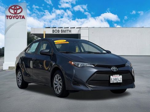Used 2019 Toyota Corolla LE w/ Carpet Mat Package (TMS) FWD image 4
