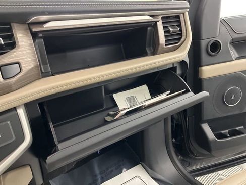 Used 2023 Ford Expedition Limited image 41