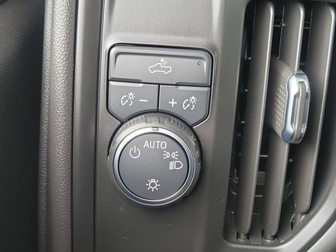 Certified 2025 Chevrolet Silverado 1500 W/T RWD image 11