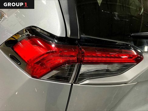 Used 2020 Toyota RAV4 XLE w/ Convenience Package image 29