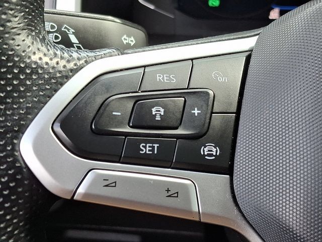 Used 2021 Volkswagen Atlas SEL R-Line AWD/4WD image 23
