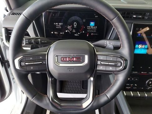 Used 2026 GMC Terrain AT4 w/ LPO, Black Badging Package AWD/4WD image 12