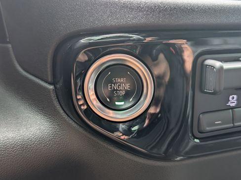 Used 2025 Chevrolet Silverado 2500 LT w/ Trail Boss Package AWD/4WD image 34