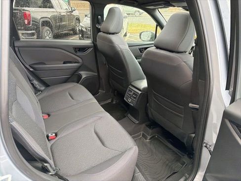 Used 2025 Subaru Forester Premium image 12