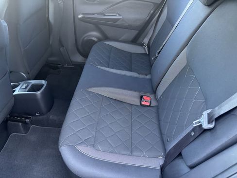 Used 2018 Nissan Kicks SV FWD image 24