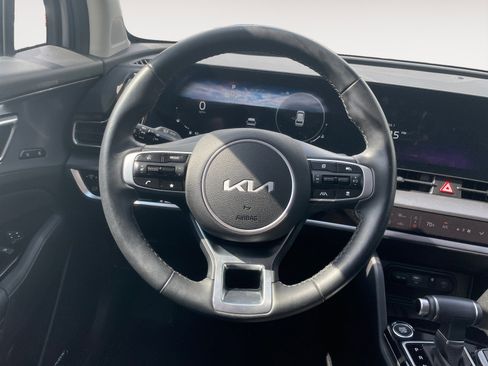 Used 2025 Kia Sportage SX image 9