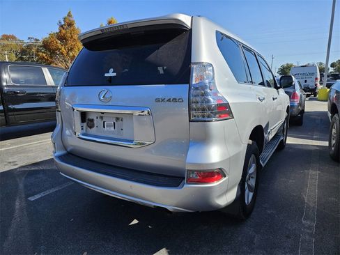 Used 2018 Lexus GX 460 image 6