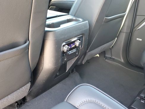 Used 2022 GMC Yukon Denali image 18