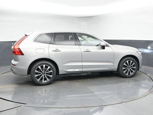 Used 2023 Volvo XC60 B5 Plus w/ Climate Package AWD/4WD image 9