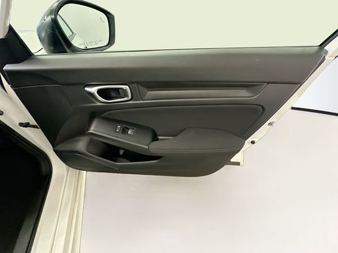 Used 2025 Honda Civic Sport image 32