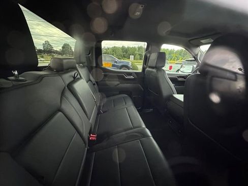 Used 2025 GMC Sierra 1500 SLT AWD/4WD image 5