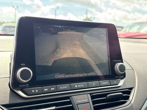 Used 2025 Nissan Altima 2.5 S FWD image 14