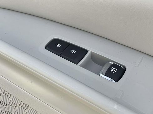 New 2026 Kia Carnival EX image 17